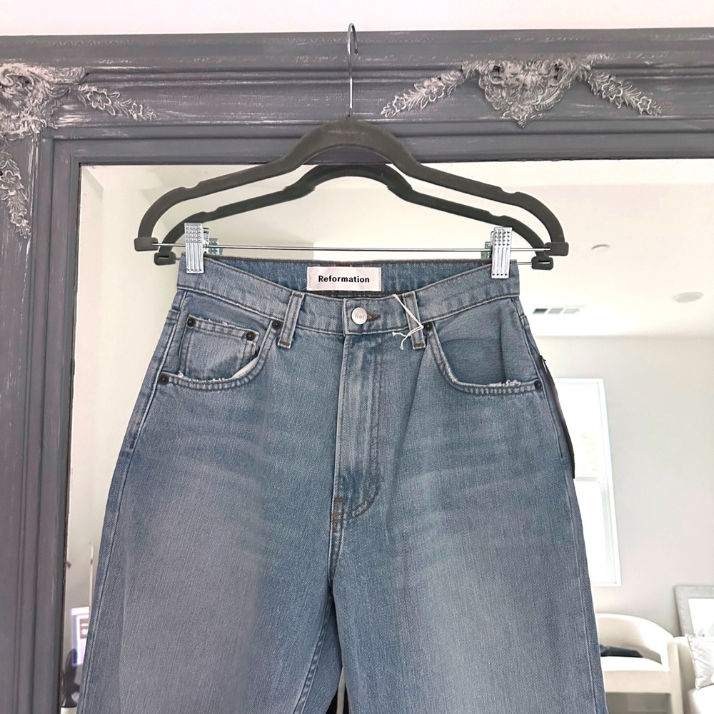 NWT Reformation Dawson Relaxed Jean Skye Destroyed Light Wash Denim Jeans 25 - Picture 5 of 10